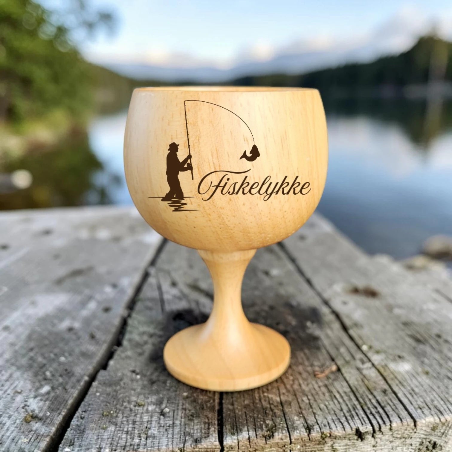Treknerten – drammeglass i tre med gravering